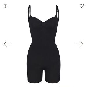 ✨ SKIMS Seamless Sculpt Low Back Mid Thigh Bodysuit  (Size S)
